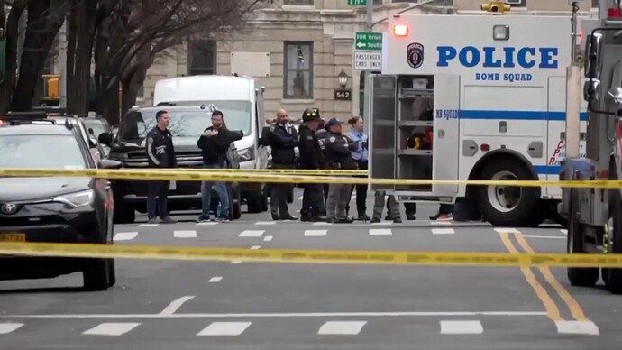 Attempted attack with explosives in New York City investigated as "ISIS-inspired terrorism"