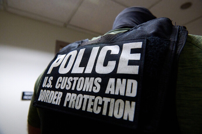 Woman With Green Card Detained by ICE After 14 Years in US, Boyfriend Says