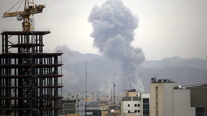 Live updates: Attacks on ships in Strait of Hormuz escalate, as Tehran launches ‘intense’ strikes - CNN