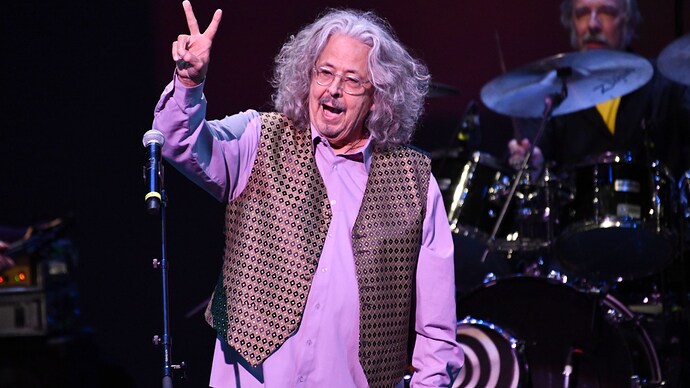 Mark Volman, Co-Founder of the Turtles and Vocalist on Flower Power Classic 'Happy Together,' Dead at 78 - Rolling Stone