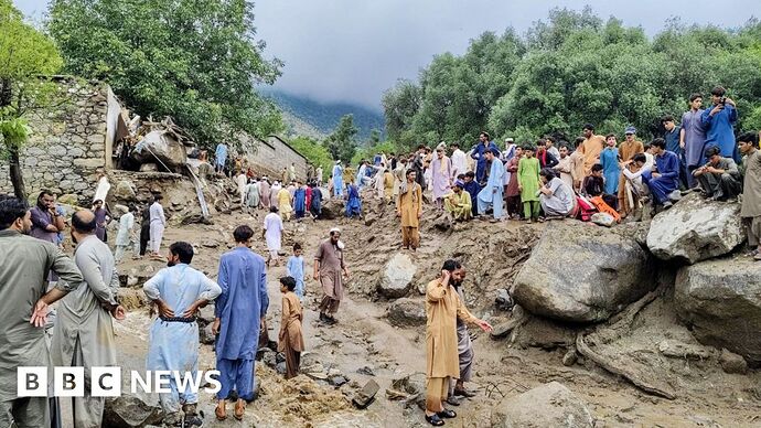 Flash floods kill more than 160 in Pakistan - BBC